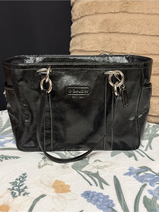 Coach Handbags - VTG COACH 2009 Gallery Patent Leather tote - gloss black & silver hardware